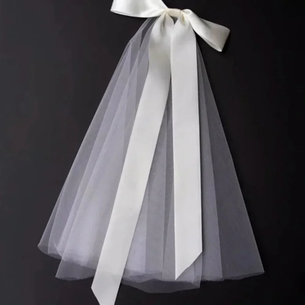 Short Wedding Veil with Slim Silk Bow